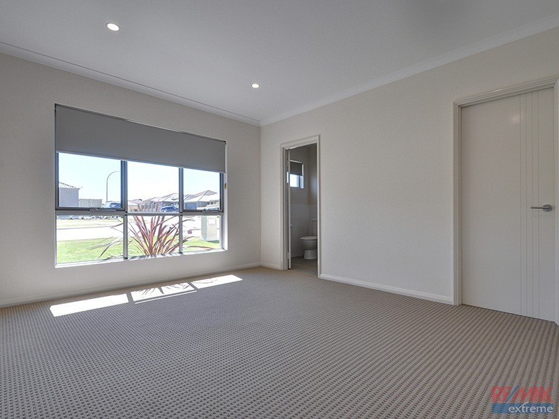 25 Matta Way, Pearsall WA 6065