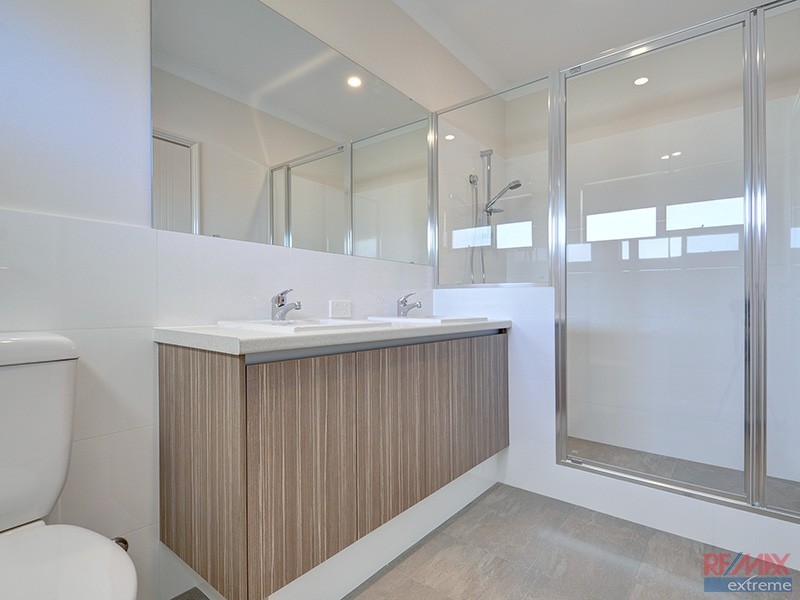 25 Matta Way, Pearsall WA 6065