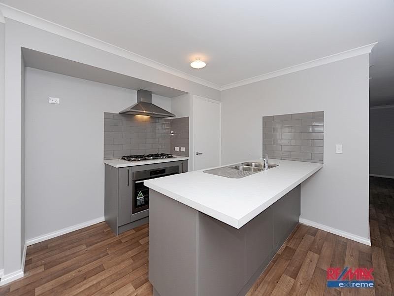 211 Grandis Boulevard, Banksia Grove WA 6031