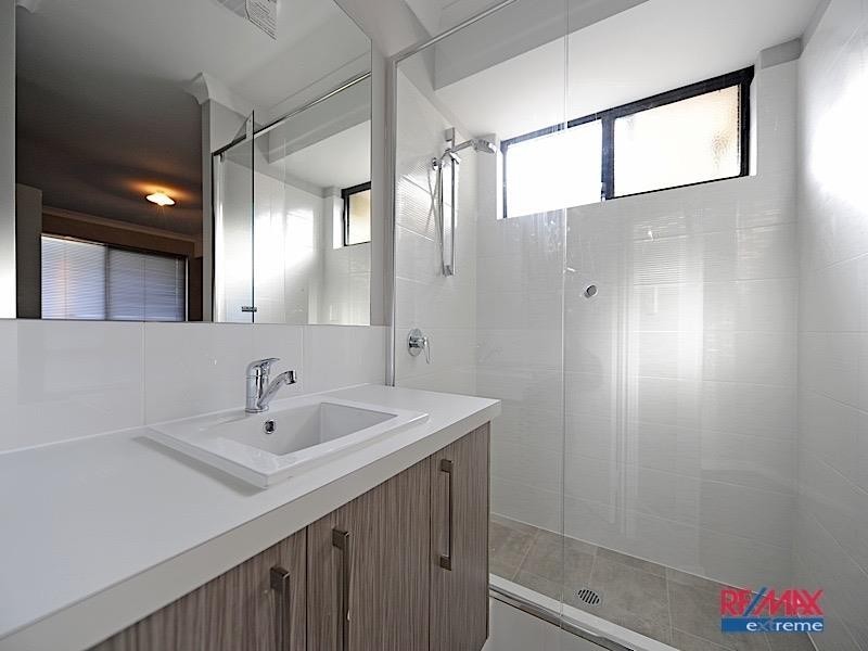 211 Grandis Boulevard, Banksia Grove WA 6031