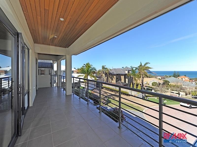 10 Plymouth Cove, Ocean Reef WA 6027