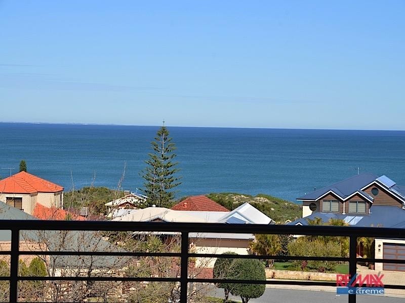 10 Plymouth Cove, Ocean Reef WA 6027