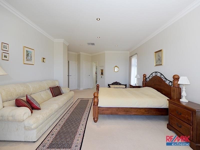 10 Plymouth Cove, Ocean Reef WA 6027