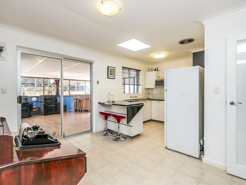 11 Skiff Way, Heathridge WA 6027