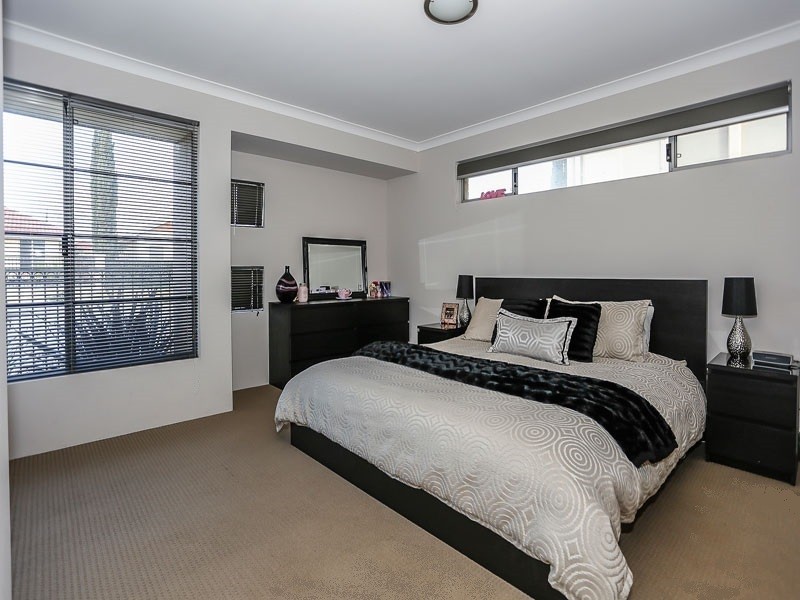 27 Ferryside Road, Butler WA 6036