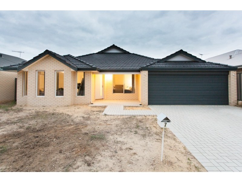 7 Berlin Drive, Wanneroo WA 6065