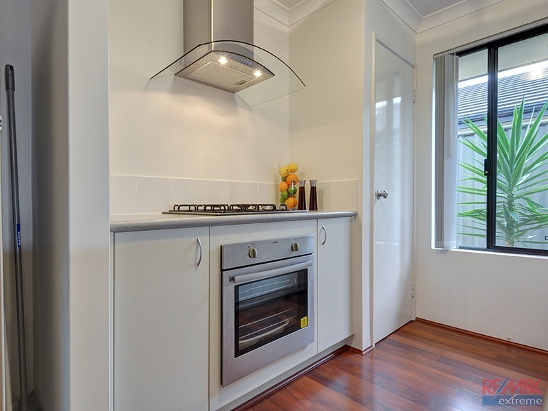 7 Sawtooth Bend, Banksia Grove WA 6031