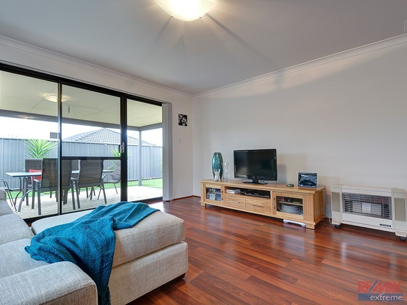 7 Sawtooth Bend, Banksia Grove WA 6031