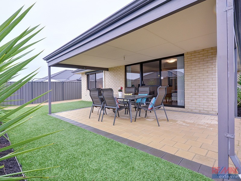 7 Sawtooth Bend, Banksia Grove WA 6031