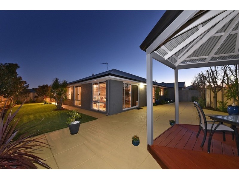 20 Grallina Way, Tapping WA 6065