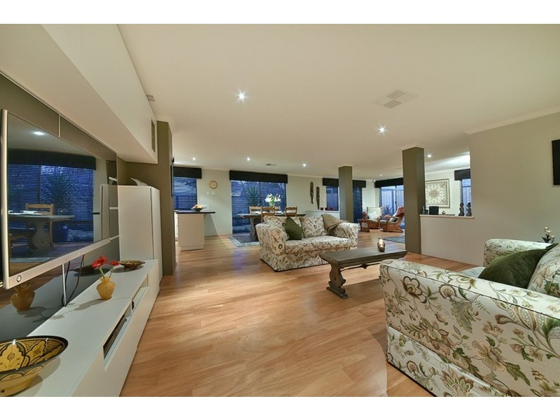 20 Grallina Way, Tapping WA 6065