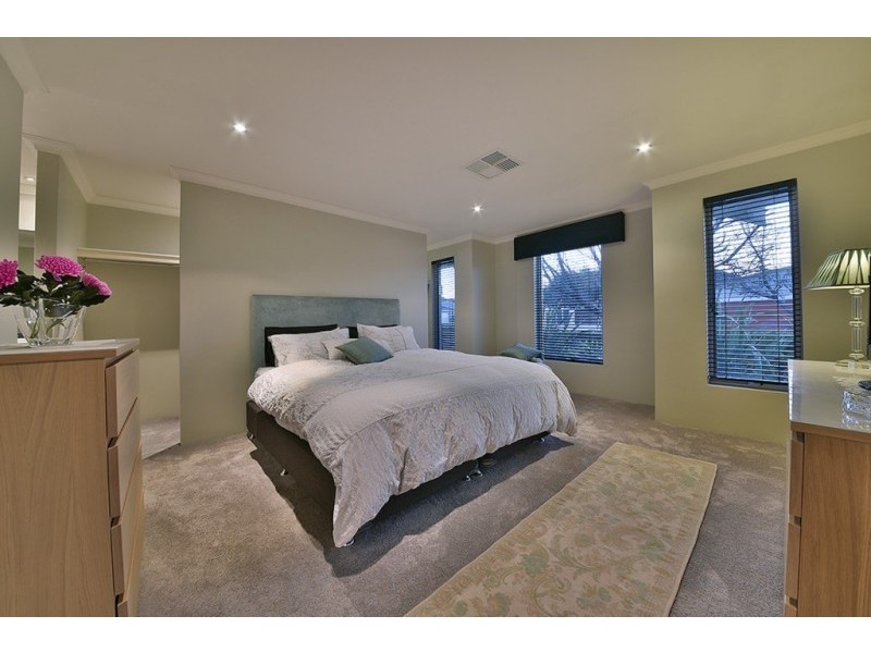 20 Grallina Way, Tapping WA 6065