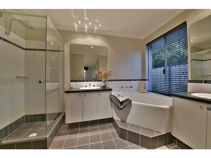 20 Grallina Way, Tapping WA 6065