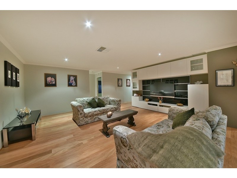 20 Grallina Way, Tapping WA 6065