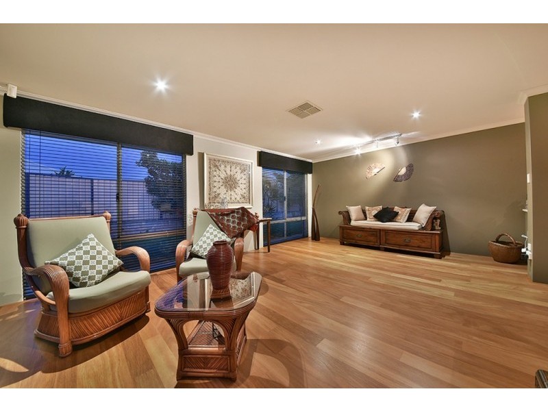 20 Grallina Way, Tapping WA 6065