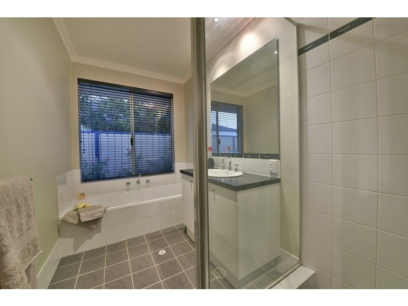 20 Grallina Way, Tapping WA 6065