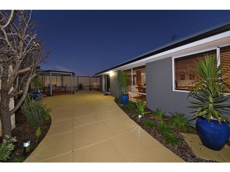 20 Grallina Way, Tapping WA 6065