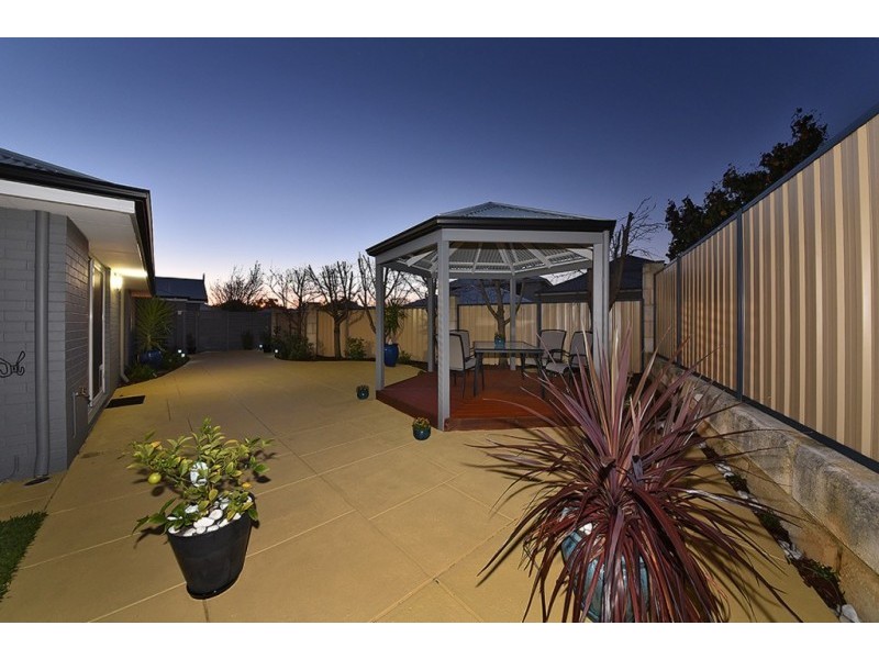 20 Grallina Way, Tapping WA 6065