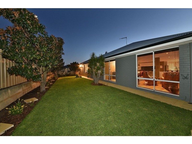 20 Grallina Way, Tapping WA 6065
