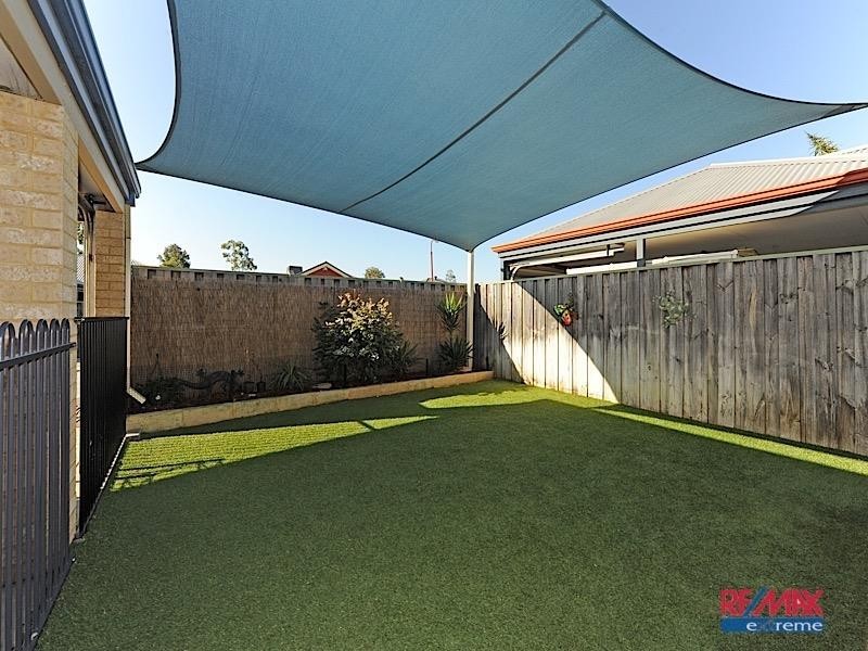 6 Larrawa Circle, Ellenbrook WA 6069