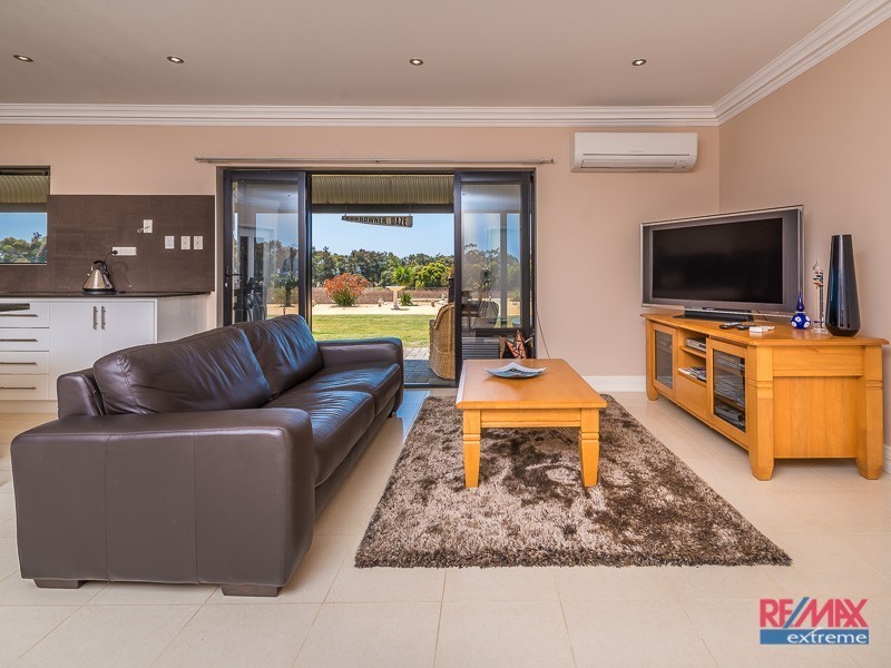 292 Sovereign Hill Drive, Gabbadah WA 6041