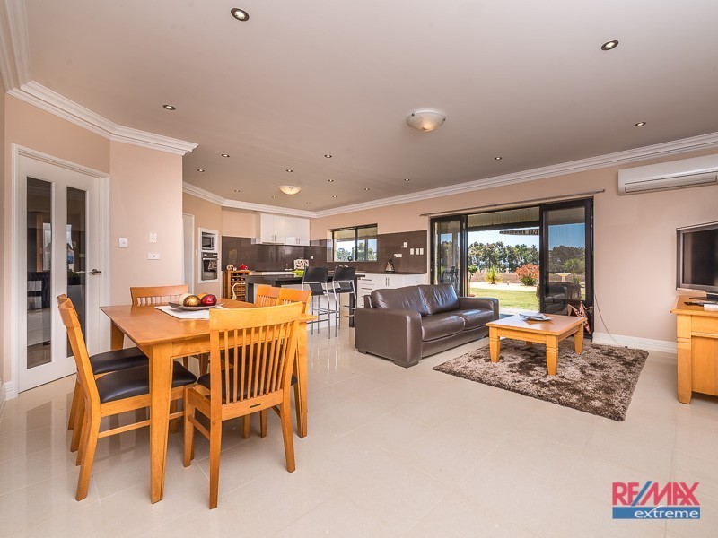 292 Sovereign Hill Drive, Gabbadah WA 6041