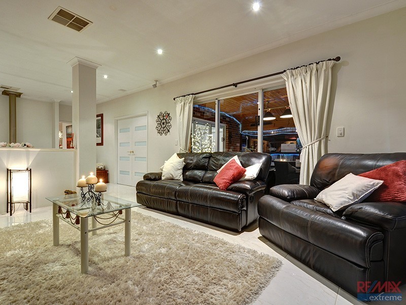 48 Golf Links Drive, Carramar WA 6031