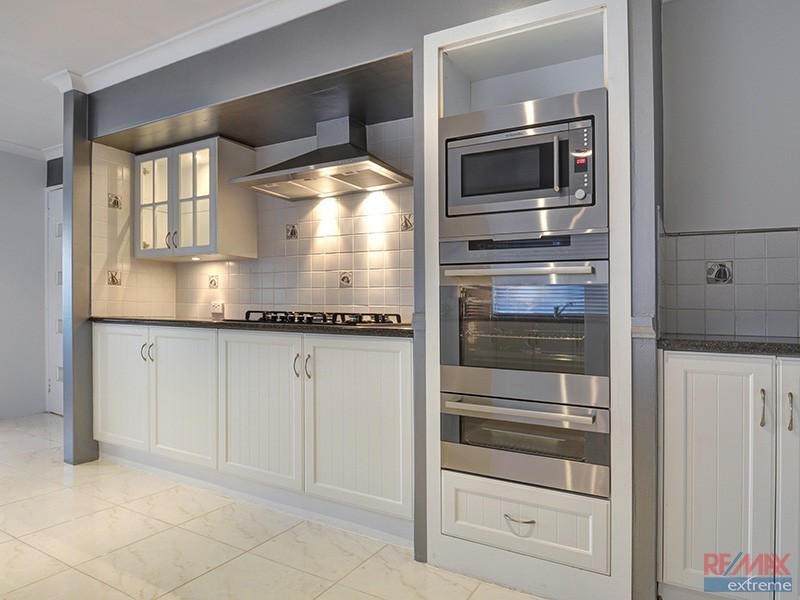 48 Golf Links Drive, Carramar WA 6031