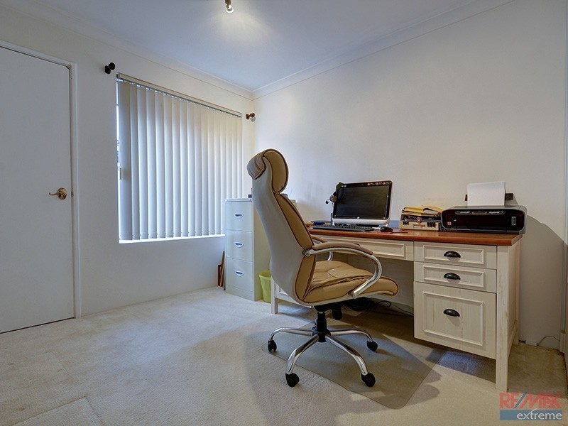 48 Golf Links Drive, Carramar WA 6031