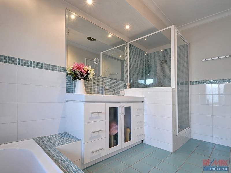 48 Golf Links Drive, Carramar WA 6031