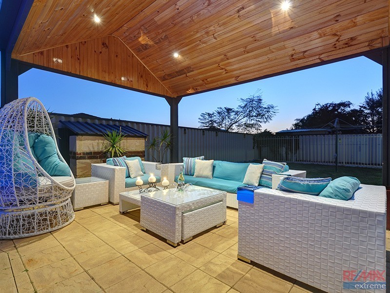 48 Golf Links Drive, Carramar WA 6031