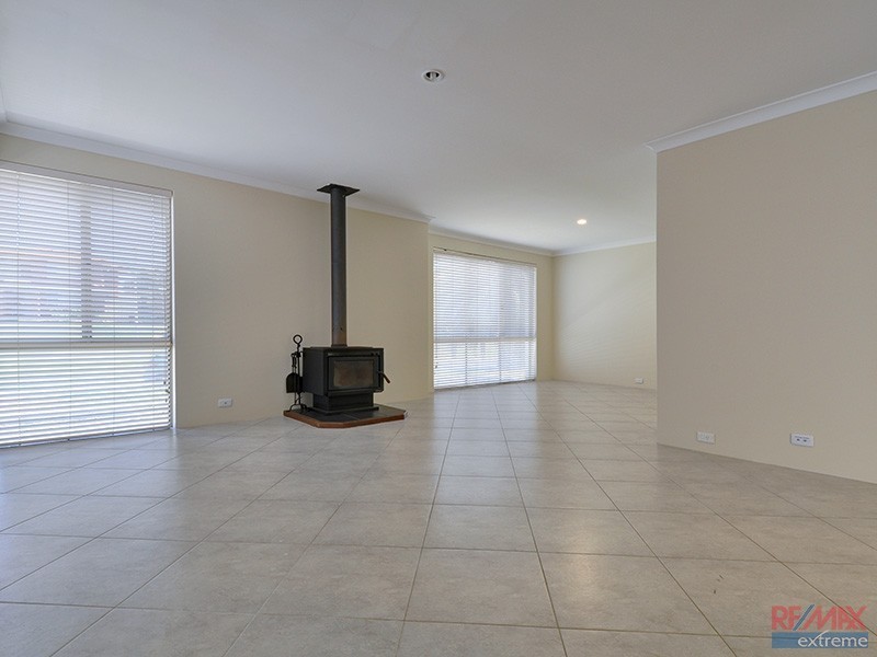 4 Tees Court, Mindarie WA 6030