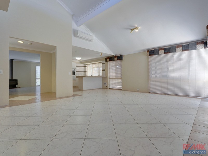 4 Tees Court, Mindarie WA 6030