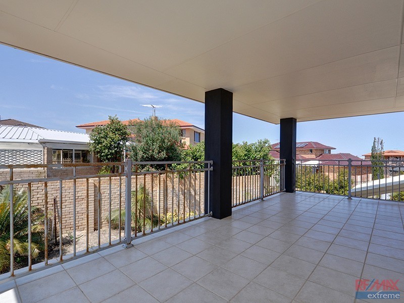 4 Tees Court, Mindarie WA 6030