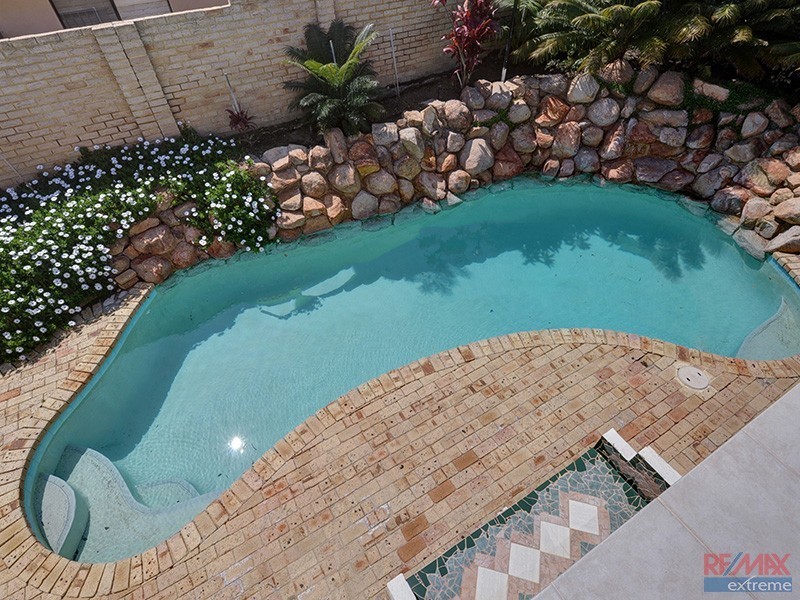 4 Tees Court, Mindarie WA 6030