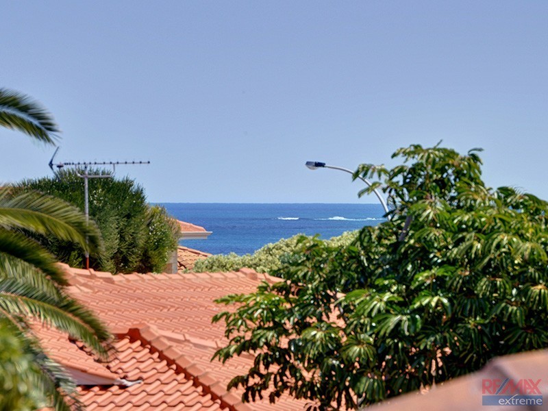 4 Tees Court, Mindarie WA 6030