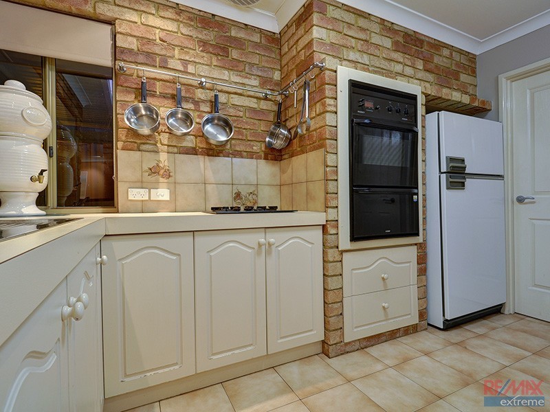 5 Bowes Court, Kingsley WA 6026