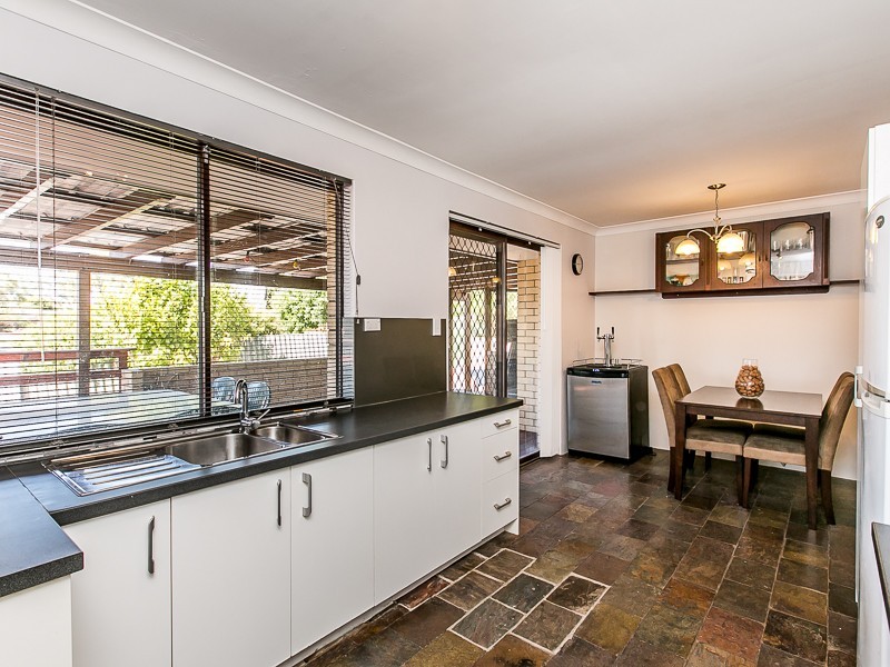 5 Tamma Court, Heathridge WA 6027