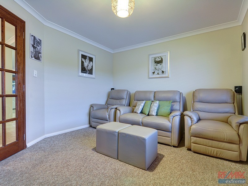 42 Alpina Promenade, Banksia Grove WA 6031