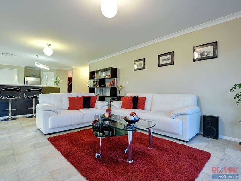 42 Alpina Promenade, Banksia Grove WA 6031