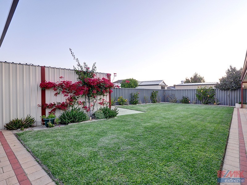 42 Alpina Promenade, Banksia Grove WA 6031