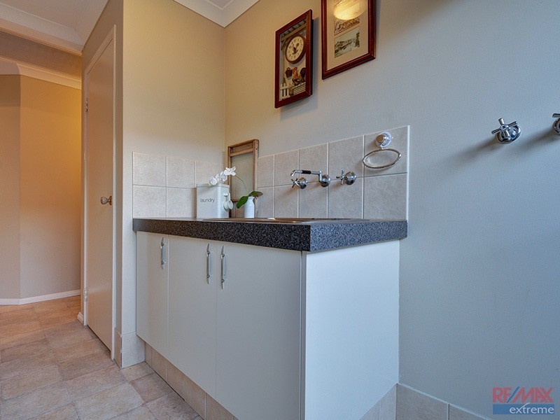 42 Alpina Promenade, Banksia Grove WA 6031