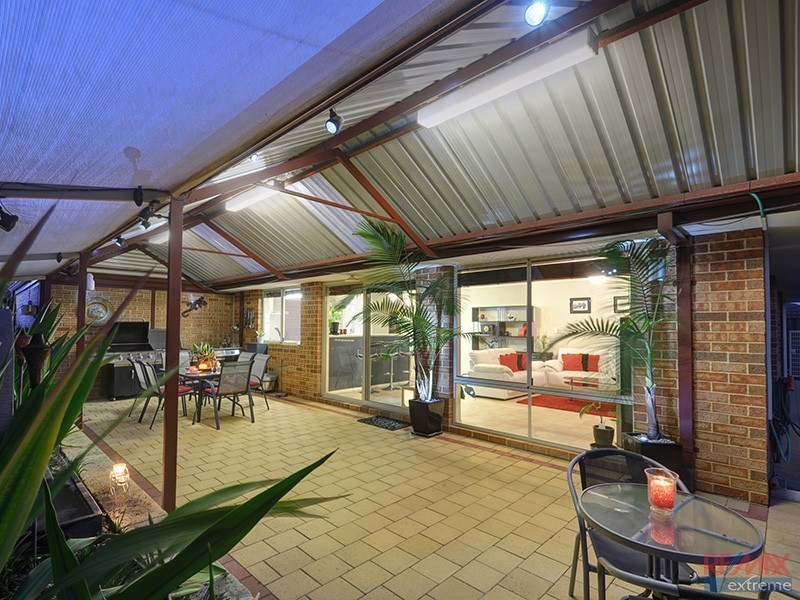 42 Alpina Promenade, Banksia Grove WA 6031