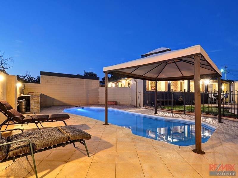 12 Greenfields Circle, Hocking WA 6065