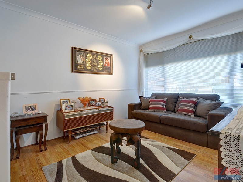 12 Greenfields Circle, Hocking WA 6065