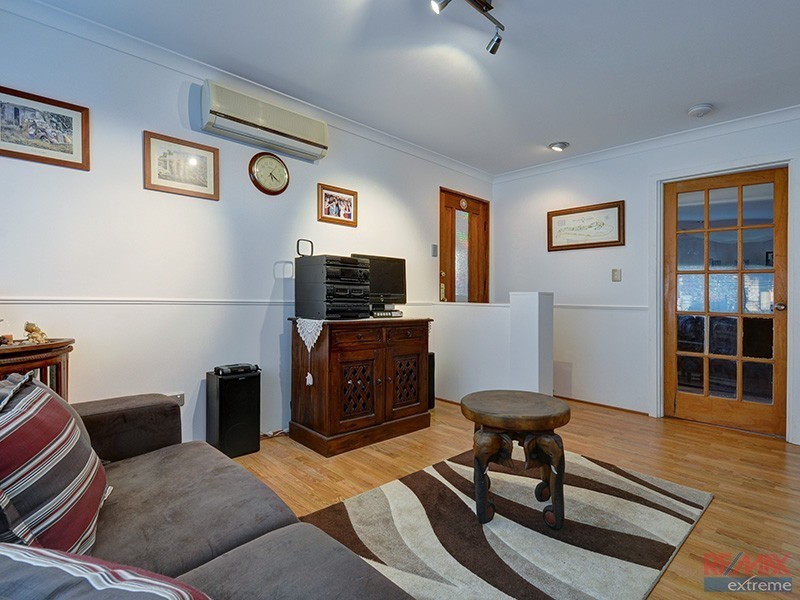 12 Greenfields Circle, Hocking WA 6065