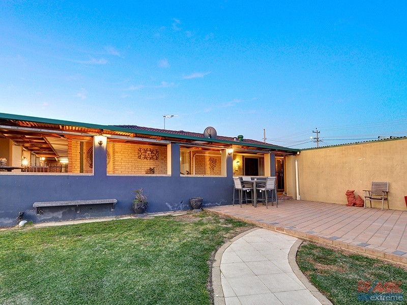 12 Greenfields Circle, Hocking WA 6065