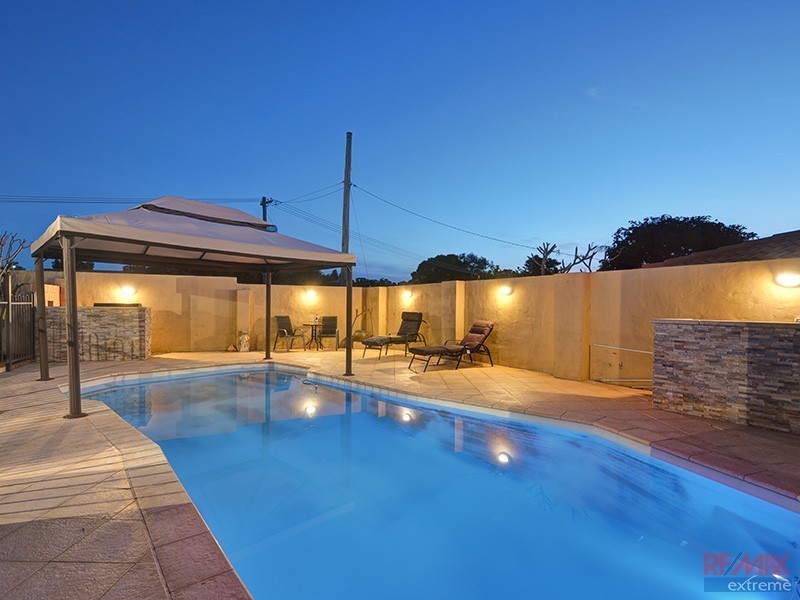 12 Greenfields Circle, Hocking WA 6065