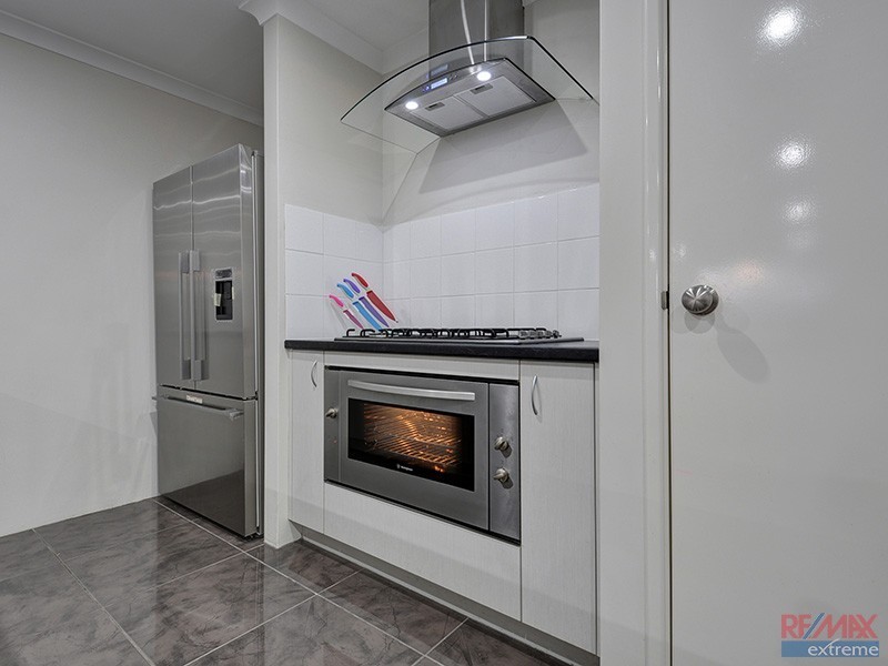 11 Dillwynia Bend, Banksia Grove WA 6031