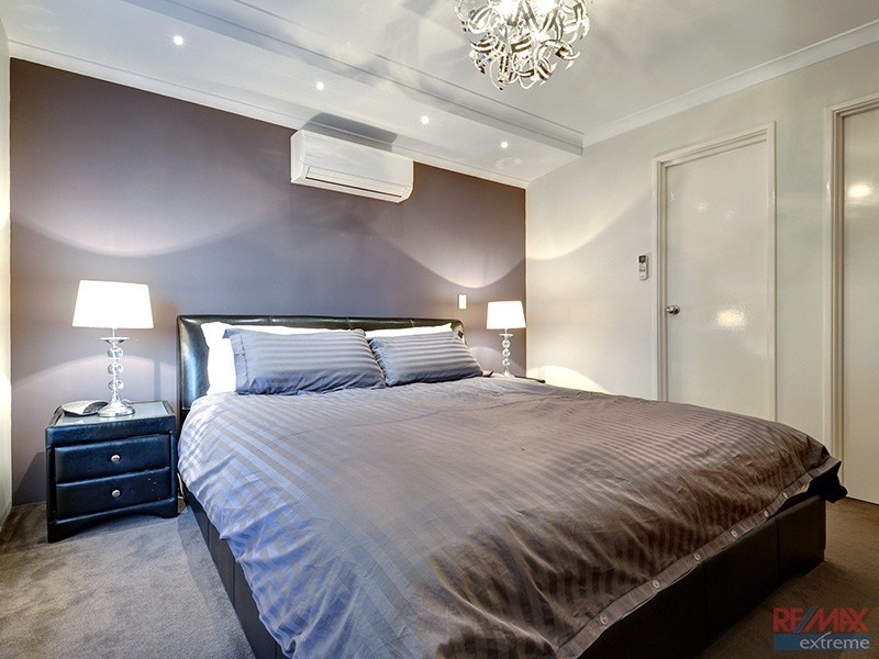 11 Dillwynia Bend, Banksia Grove WA 6031